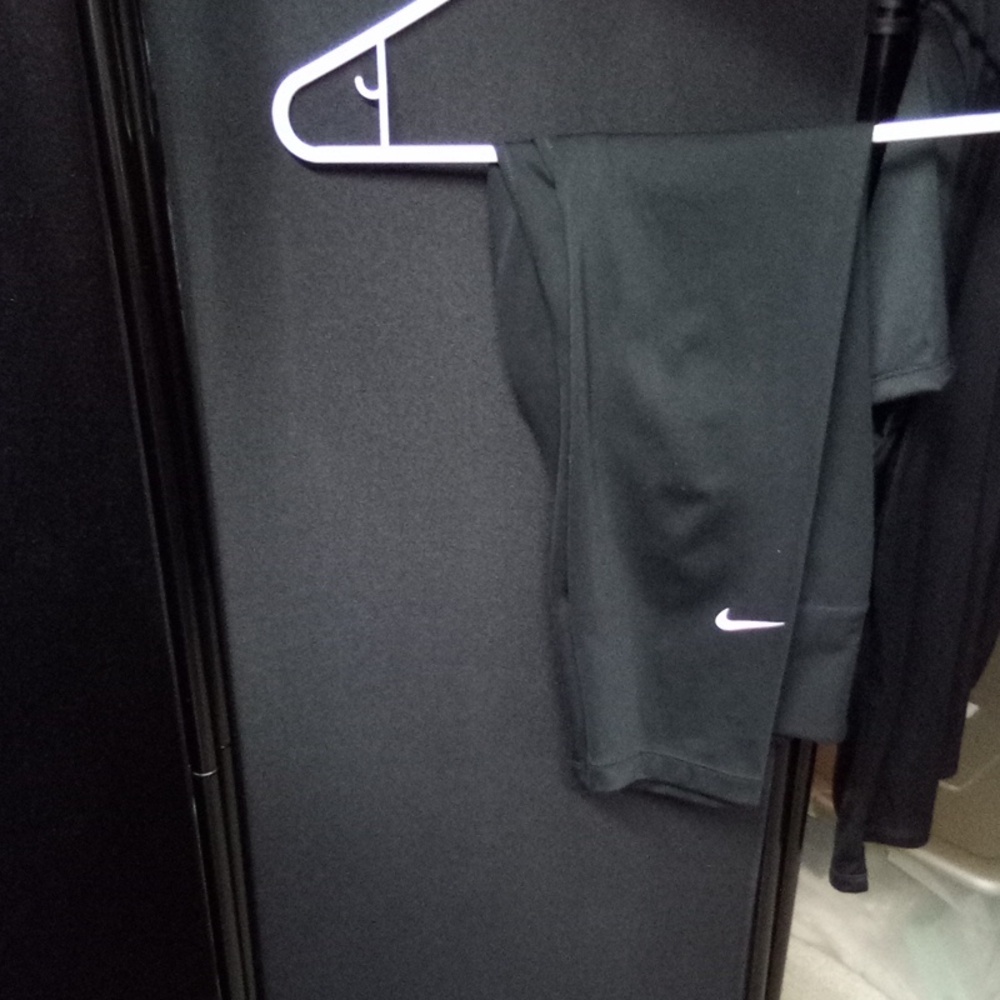 Black Nike leggings